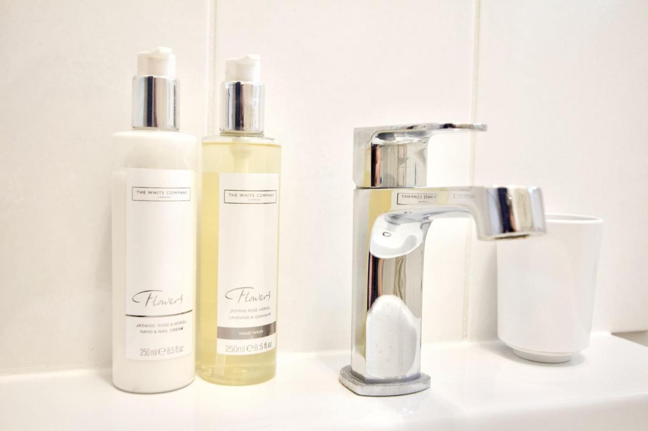 Chestnuts House Boutique B&B Бат Екстериор снимка The White Company toiletries